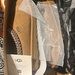UGG Tasman